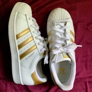 Adidas superstars